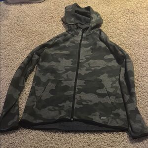 Amazon Essentials Men's Camouflage Hoodie